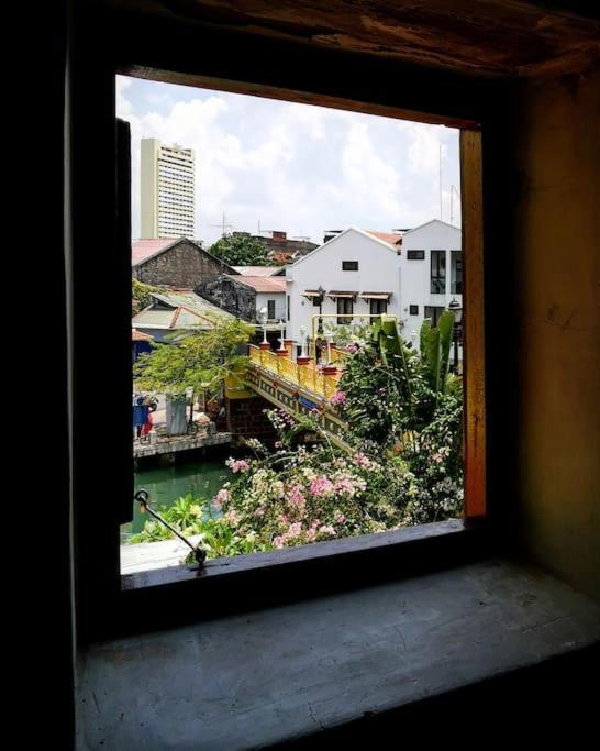 Leju 21 樂居 Explore Malacca From A Riverside House Exteriör bild