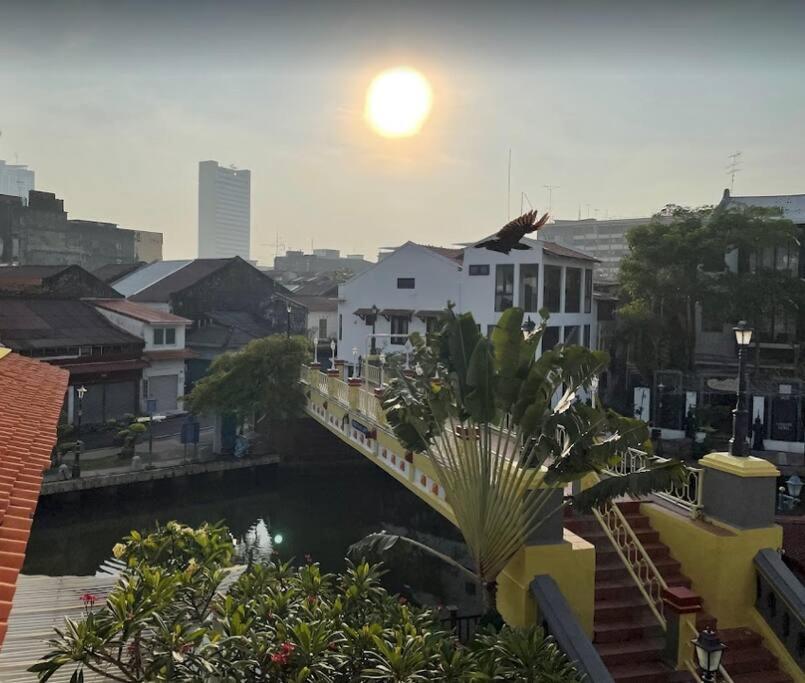 Leju 21 樂居 Explore Malacca From A Riverside House Exteriör bild