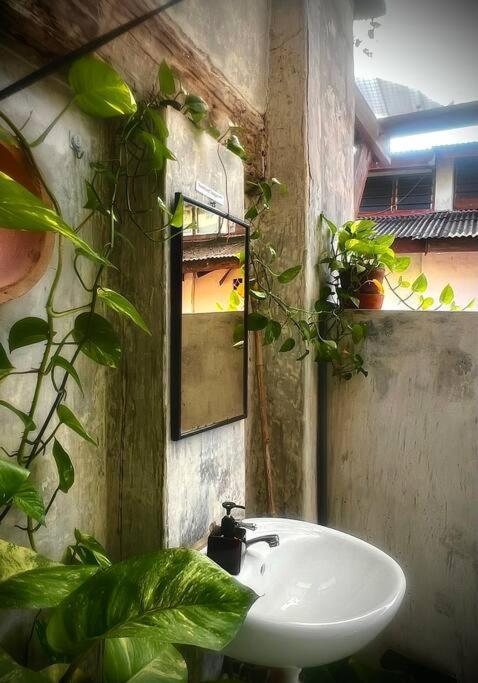 Leju 21 樂居 Explore Malacca From A Riverside House Exteriör bild